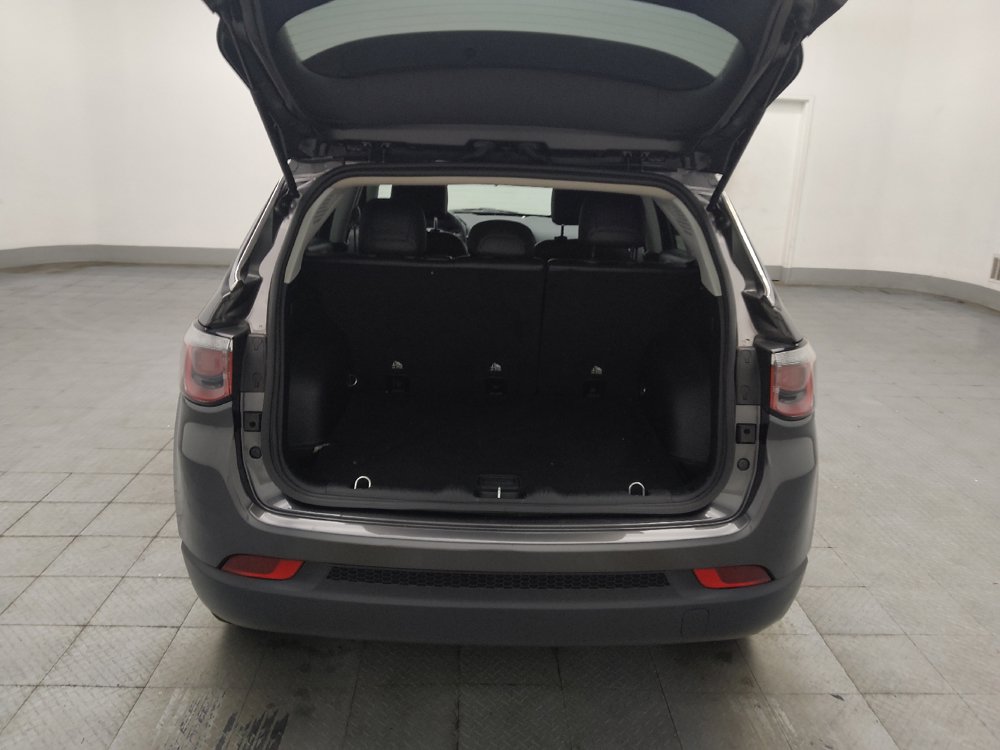 Used 2019 Jeep Compass Latitude FWD image 29