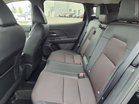 Used 2025 Nissan Kicks SR AWD/4WD image 13