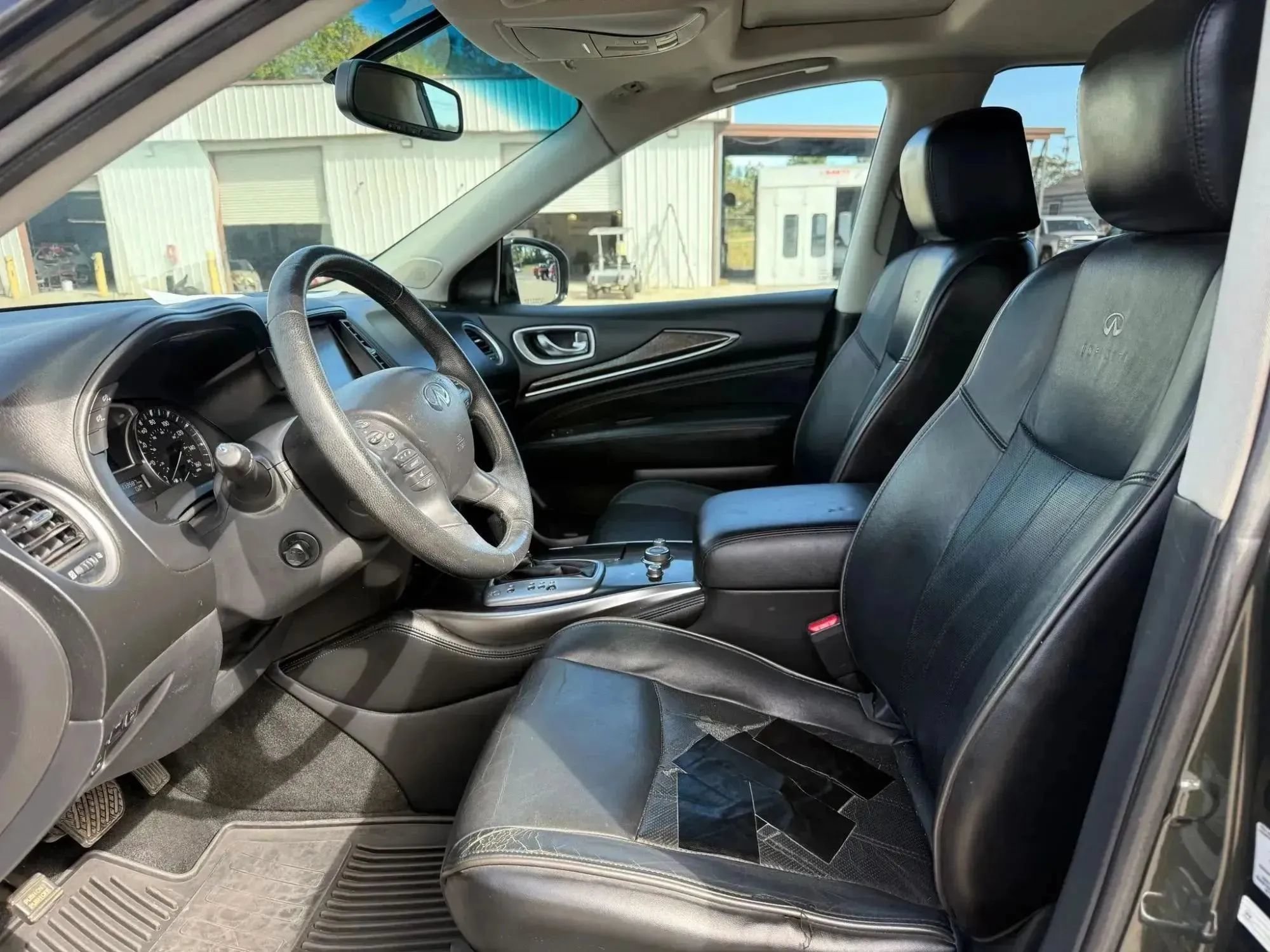 Used 2013 INFINITI JX35 AWD w/ Premium Pkg image 3