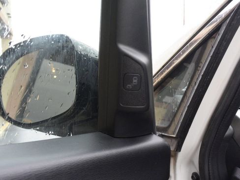 Used 2017 Honda Odyssey Touring Elite image 13