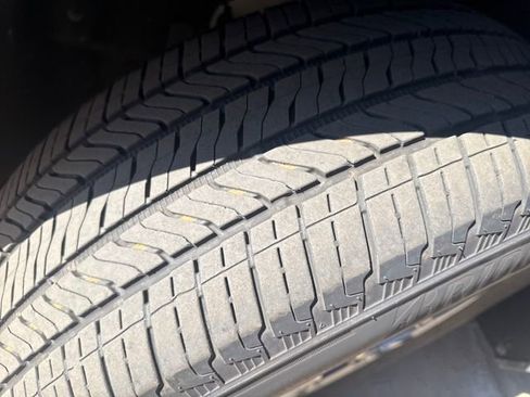 Certified 2025 Chevrolet Traverse LT image 12