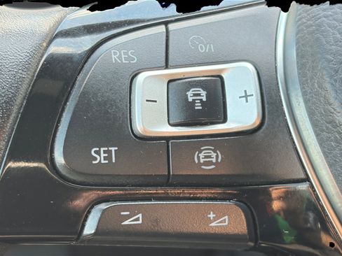 Used 2021 Volkswagen Tiguan SE R-Line AWD/4WD image 20