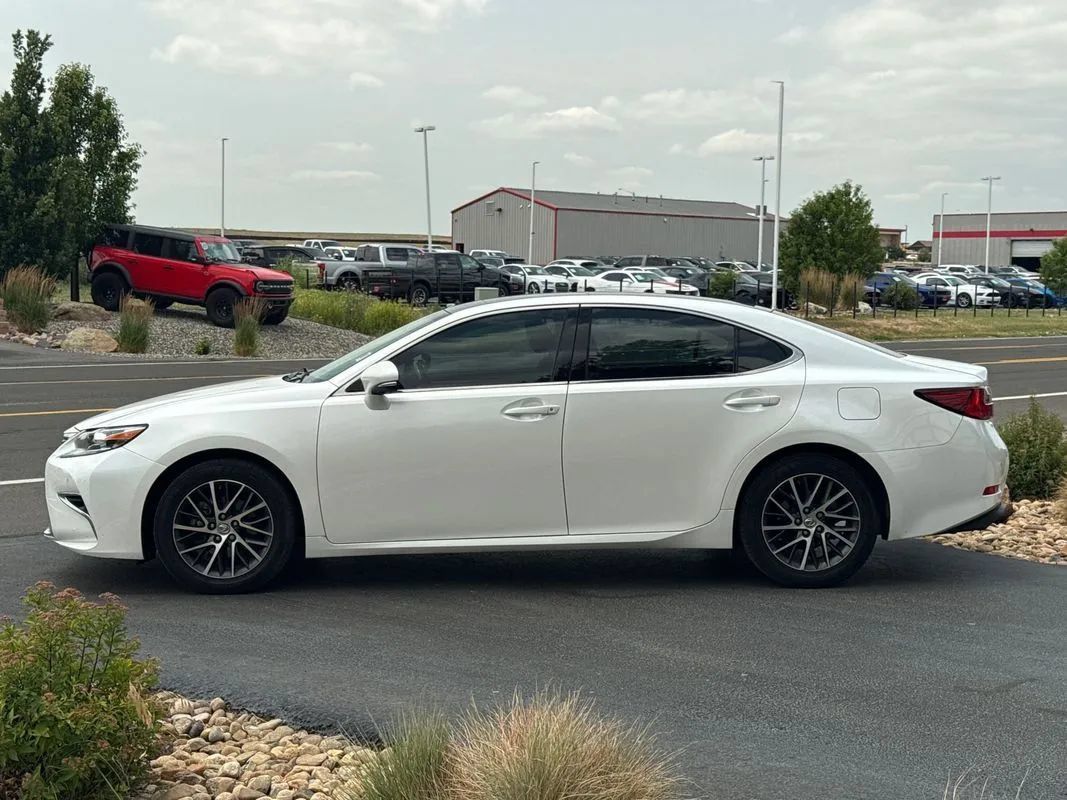 Used 2017 Lexus ES 350 w/ Navigation System Package FWD image 50