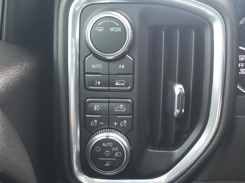 Used 2021 GMC Sierra 1500 SLT w/ SLT Convenience Package AWD/4WD image 21