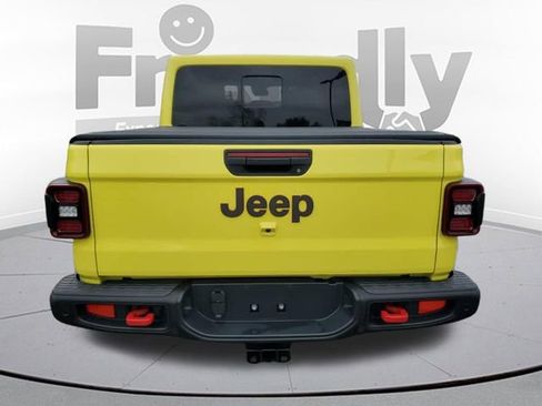 Used 2024 Jeep Gladiator Rubicon AWD/4WD image 3