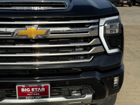 Used 2024 Chevrolet Silverado 2500 High Country AWD/4WD image 5