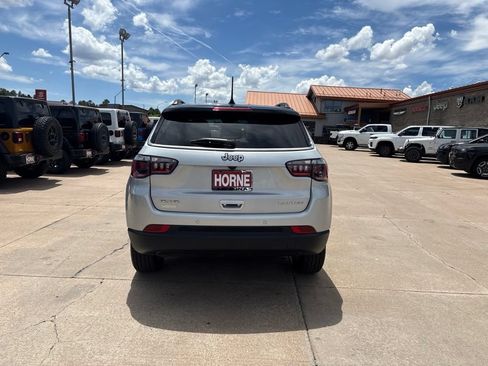 Used 2025 Jeep Compass Limited AWD/4WD image 6