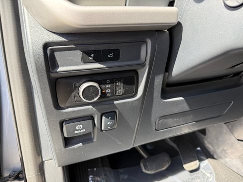 Used 2024 Ford Expedition XLT RWD image 15