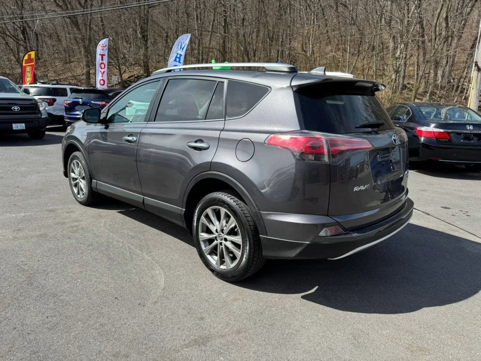 Used 2016 Toyota RAV4 Limited AWD/4WD image 8