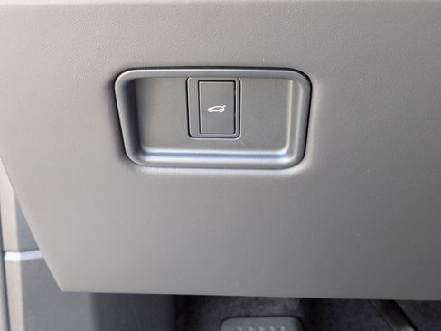 New 2026 Land Rover Range Rover Sport Dynamic SE image 17