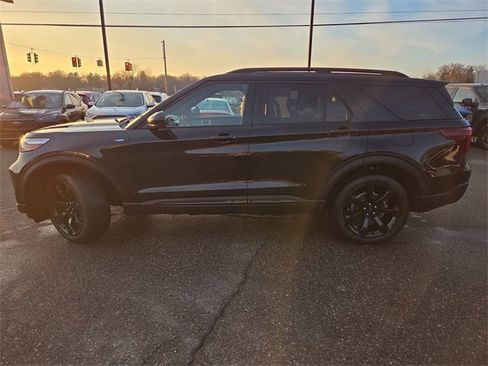 Certified 2023 Ford Explorer ST-Line w/ Class IV Trailer Tow Package image 8