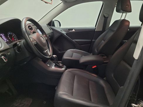 Used 2016 Volkswagen Tiguan S FWD image 17