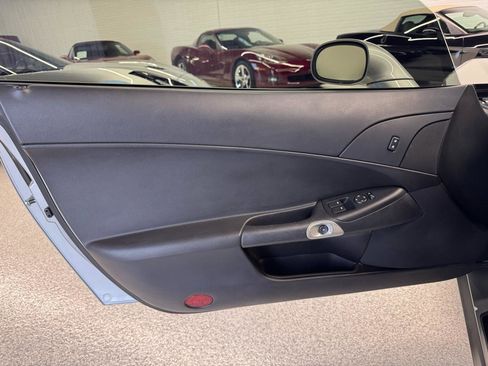 Used 2008 Chevrolet Corvette Coupe w/ Z51 Performance Package RWD image 36