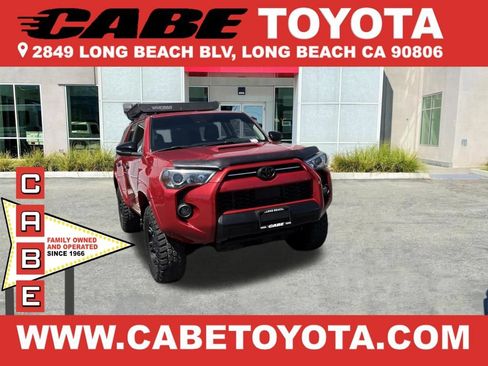 Used 2021 Toyota 4Runner Venture w/ Moonroof Package AWD/4WD image 1