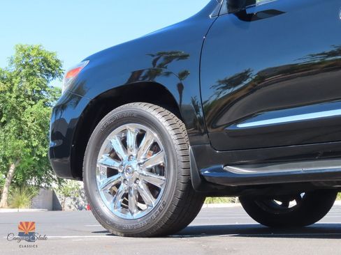 Used 2010 Lexus LX 570 4WD image 30