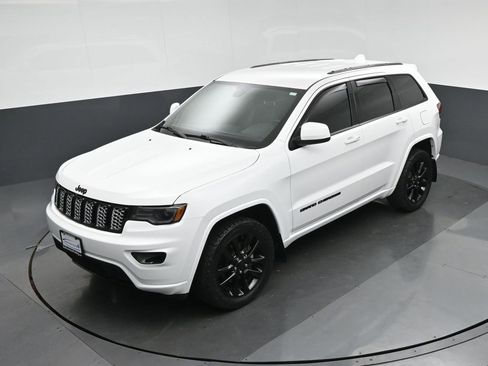 Used 2020 Jeep Grand Cherokee Altitude image 59