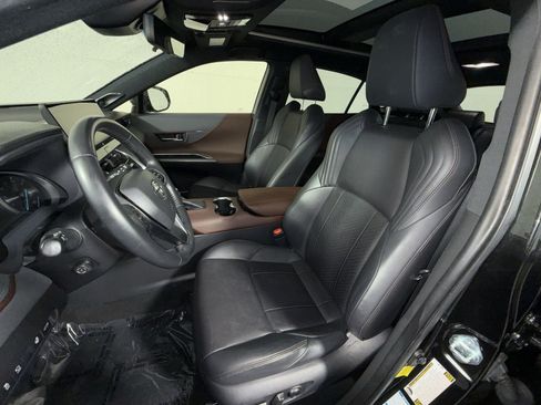 Used 2021 Toyota Venza Limited w/ Carpet Mat Package (TMS) AWD/4WD image 13