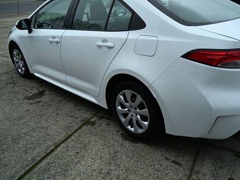 Used 2023 Toyota Corolla LE image 8