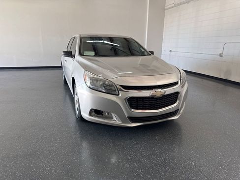 Used 2016 Chevrolet Malibu LS image 2