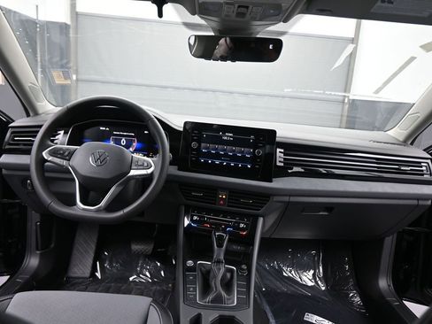 New 2026 Volkswagen Jetta SE image 40