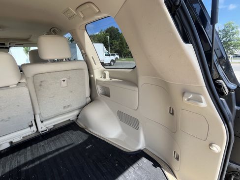 Used 2021 Lexus LX 570 4WD w/ Luxury Package image 33