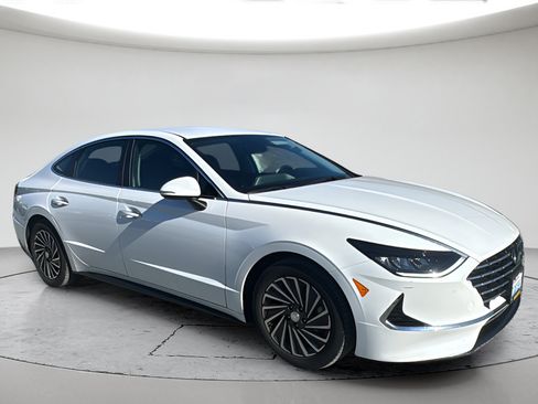 Used 2022 Hyundai Sonata SEL FWD image 2