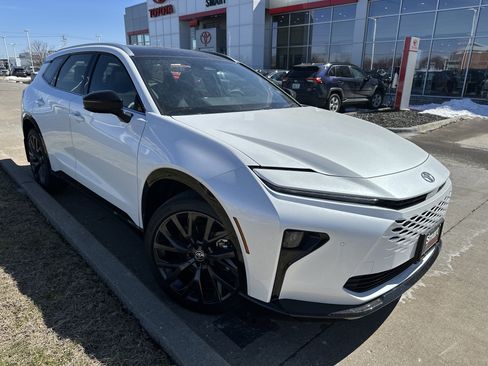 New 2026 Toyota Crown Signia w/ Advanced Technology Package image 1