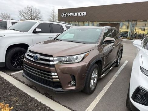 Used 2019 Toyota Highlander Limited image 9