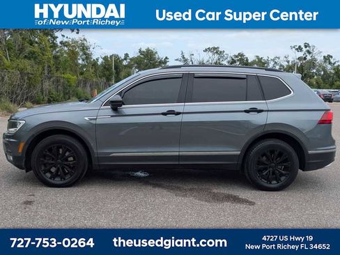 Used 2018 Volkswagen Tiguan SE FWD image 2