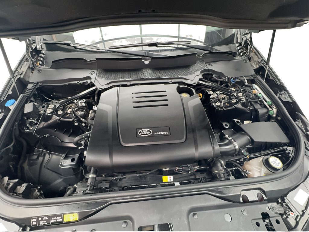 Used 2025 Land Rover Discovery S AWD/4WD image 43