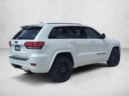 Used 2021 Jeep Grand Cherokee Laredo X AWD/4WD image 5