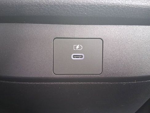 New 2026 Nissan Sentra SR w/ SR Premium Package FWD image 32