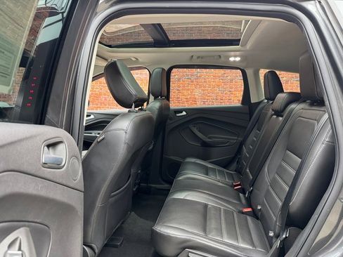 Used 2019 Ford Escape Titanium image 22