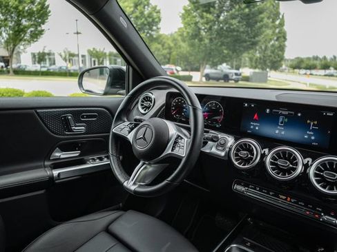 Certified 2025 Mercedes-Benz GLB 250 image 19