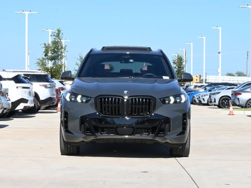 Used 2026 BMW X5 xDrive40i w/ M Sport Package AWD/4WD image 3
