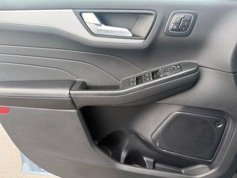 Used 2023 Ford Escape Platinum AWD/4WD image 19