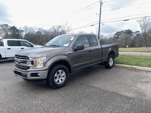 Used 2019 Ford F150 XLT w/ Max Trailer Tow Package image 2