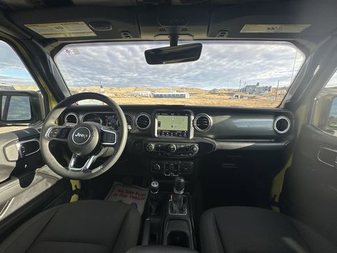 Used 2023 Jeep Wrangler Sahara image 19