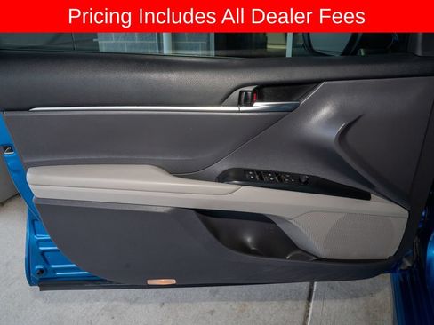 Used 2019 Toyota Camry SE FWD image 11