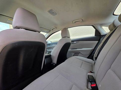 Used 2021 Kia Forte LXS FWD image 12