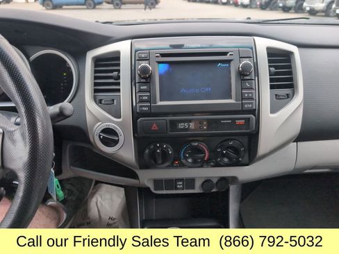 Used 2013 Toyota Tacoma 4x4 Access Cab w/ SR5 Pkg image 19