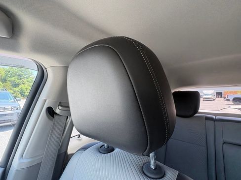 Used 2013 Buick Encore FWD image 19