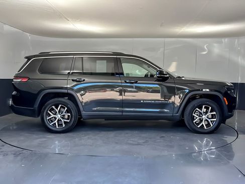 Used 2023 Jeep Grand Cherokee L Limited w/ Trailer Tow Group (B) AWD/4WD image 2