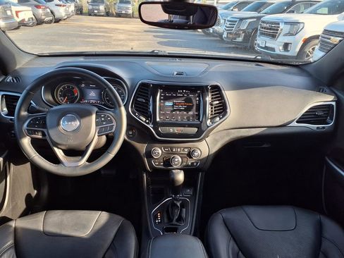 Used 2019 Jeep Cherokee High Altitude FWD image 3