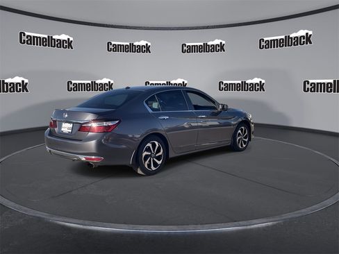 Used 2017 Honda Accord EX-L image 7