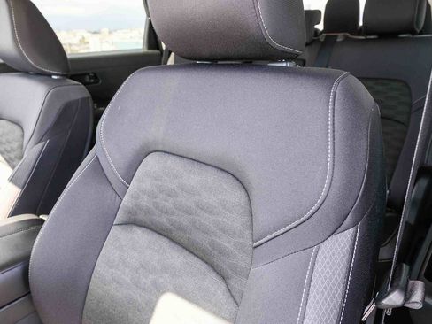 Used 2024 Nissan Pathfinder SV FWD image 20