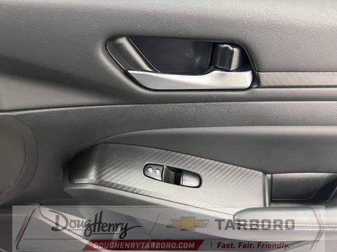 Used 2025 Nissan Altima 2.5 SV FWD image 39