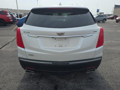 Used 2018 Cadillac XT5 Premium Luxury w/ Driver Assist Package AWD/4WD image 5