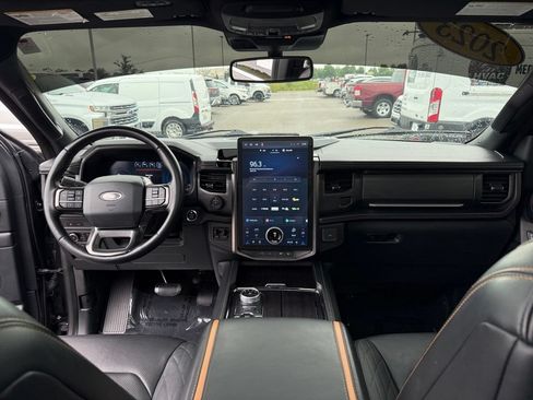 Used 2023 Ford Expedition Platinum AWD/4WD image 15