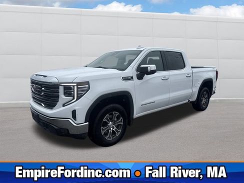 Used 2025 GMC Sierra 1500 SLT image 1